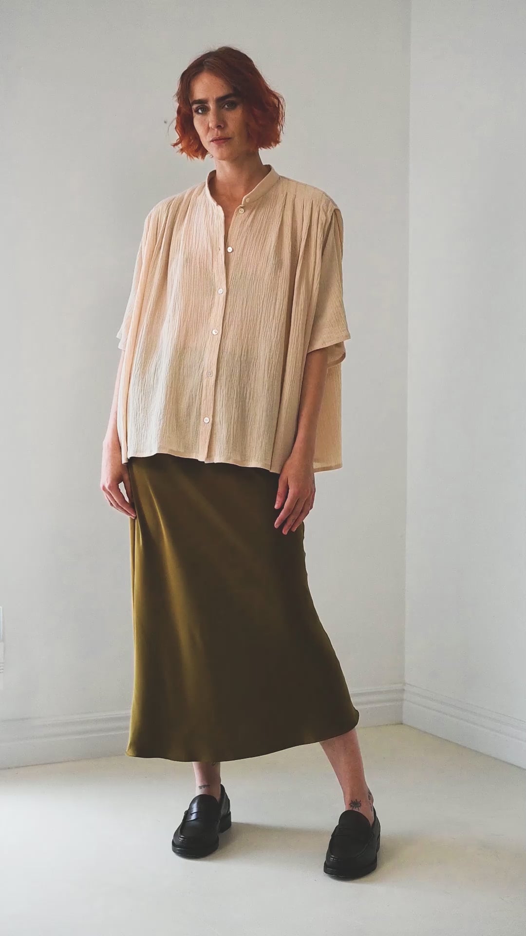 Silhouette blouse Marion ample qui tourne, mouvement, attitude - Onarch